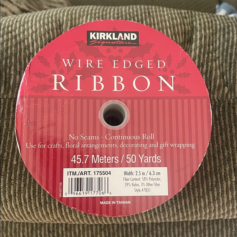 Wire-Edged Holiday Ribbon Snowman Design 50 Yd Roll